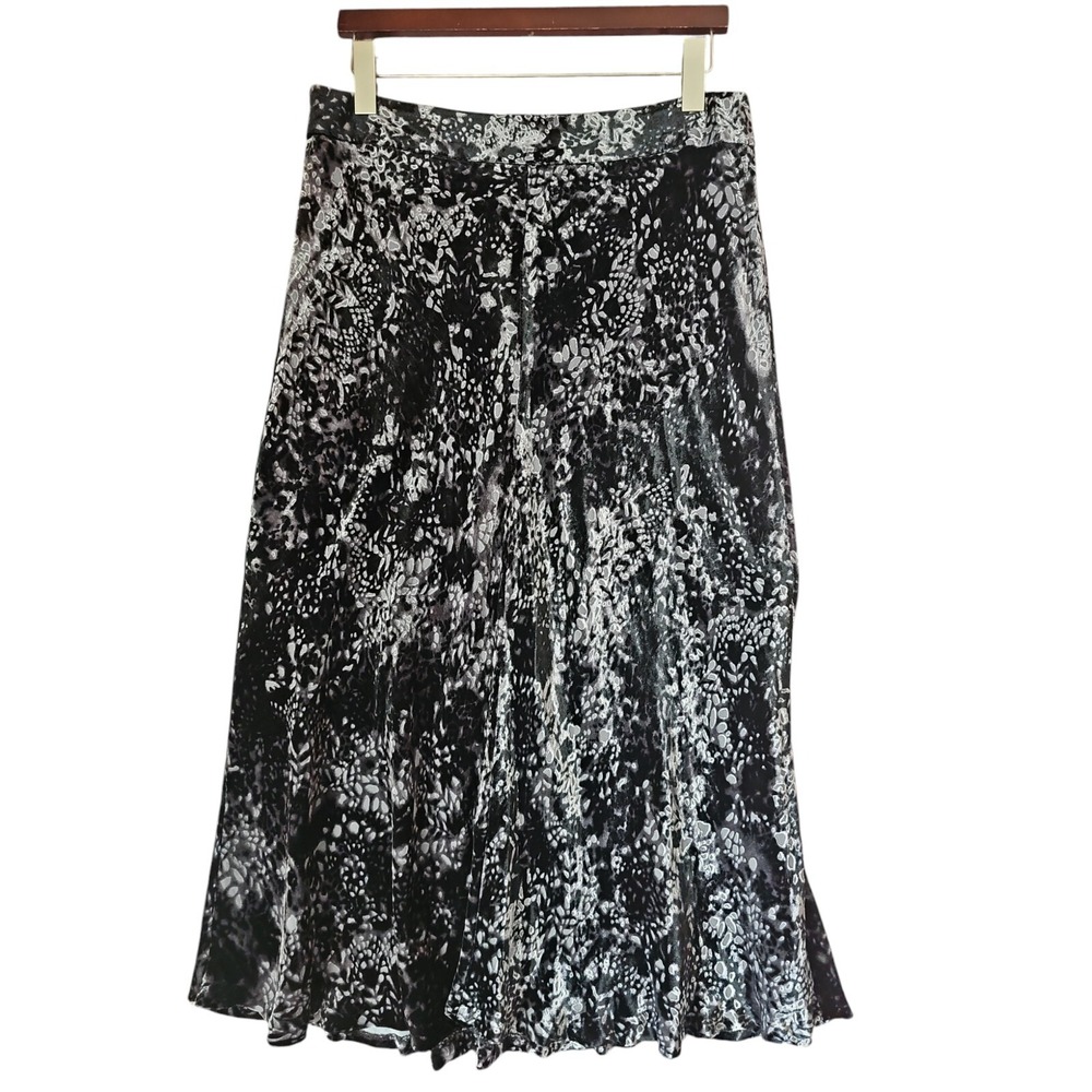 J JILL Long Length Black Velvet Lace Print Flowy Elegant Wardrobe Piece 8P NWT